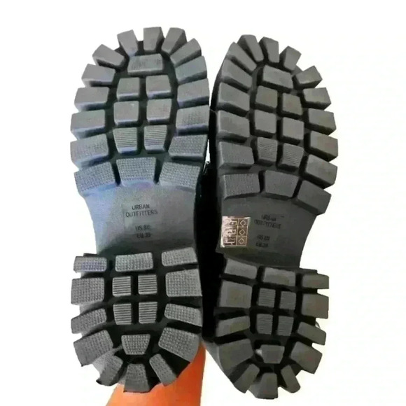 Urban Outfitters Womens Black Boca Patent Leather Lug Chunky Platform  Loafers 8 - Picture 5 of 14